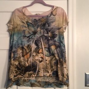 Women’s printed flutter sleeve top